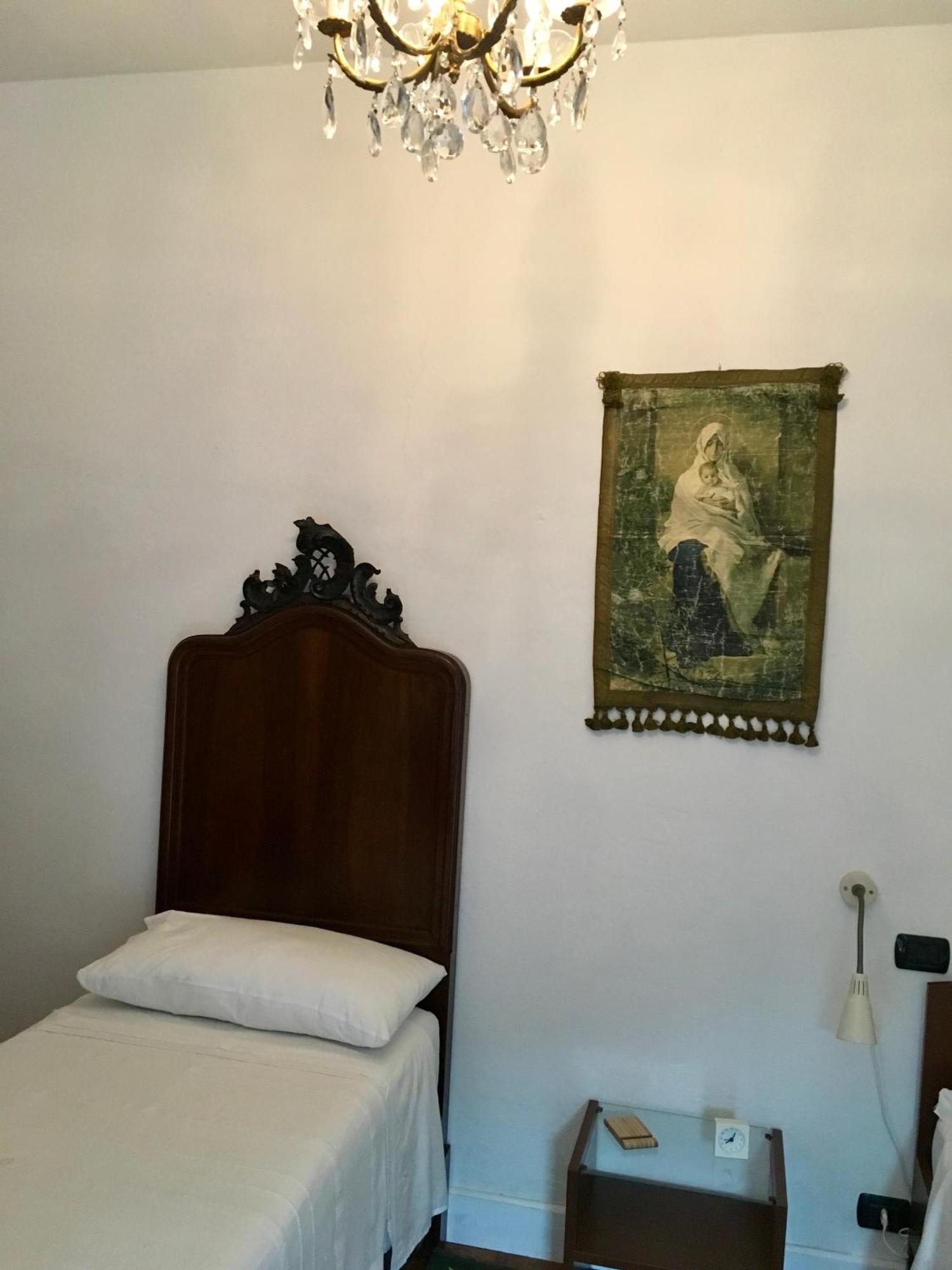 Il Nido Della Rondine Bed and Breakfast Leivi Exterior foto