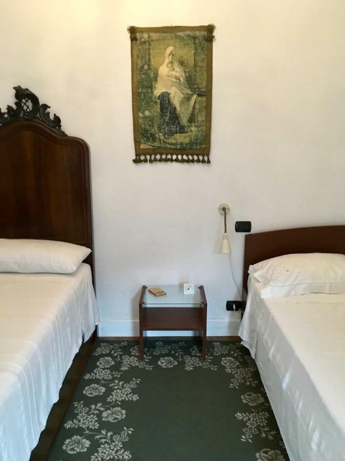Il Nido Della Rondine Bed and Breakfast Leivi Exterior foto