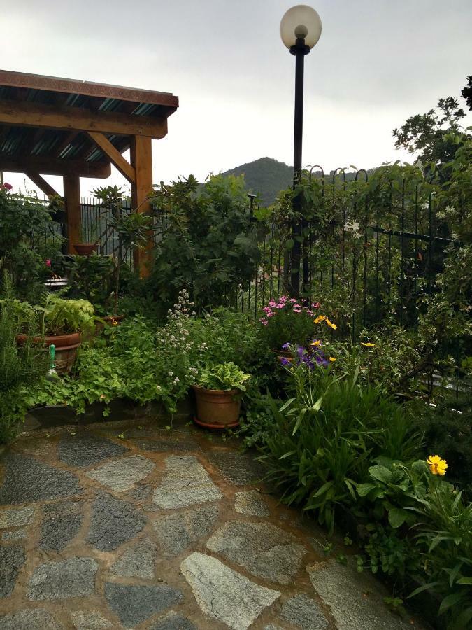 Il Nido Della Rondine Bed and Breakfast Leivi Exterior foto