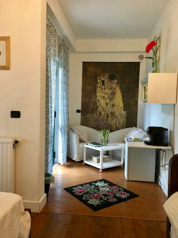 Il Nido Della Rondine Bed and Breakfast Leivi Exterior foto